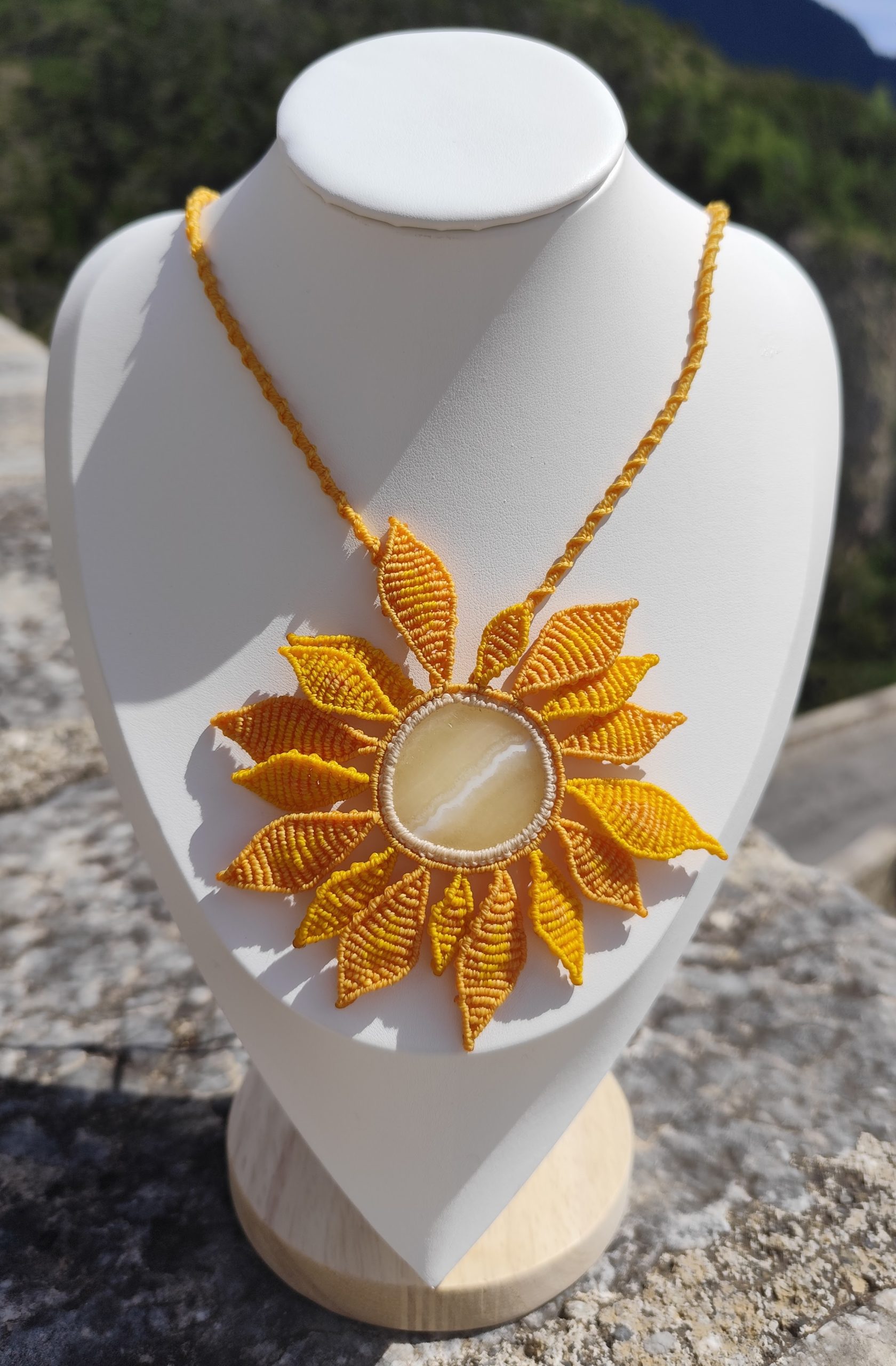 Collier Fleur de Solis et Calcite jaune